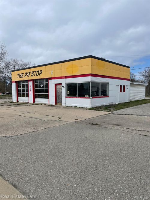 421 N State St, Oscoda, MI, 48750-1719 | Card Image