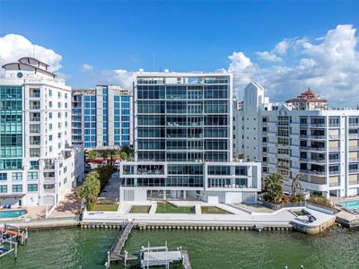 600 - 280 Golden Gate Point, Condo with 4 bedrooms, 3 bathrooms and null parking in Sarasota FL | Image 2