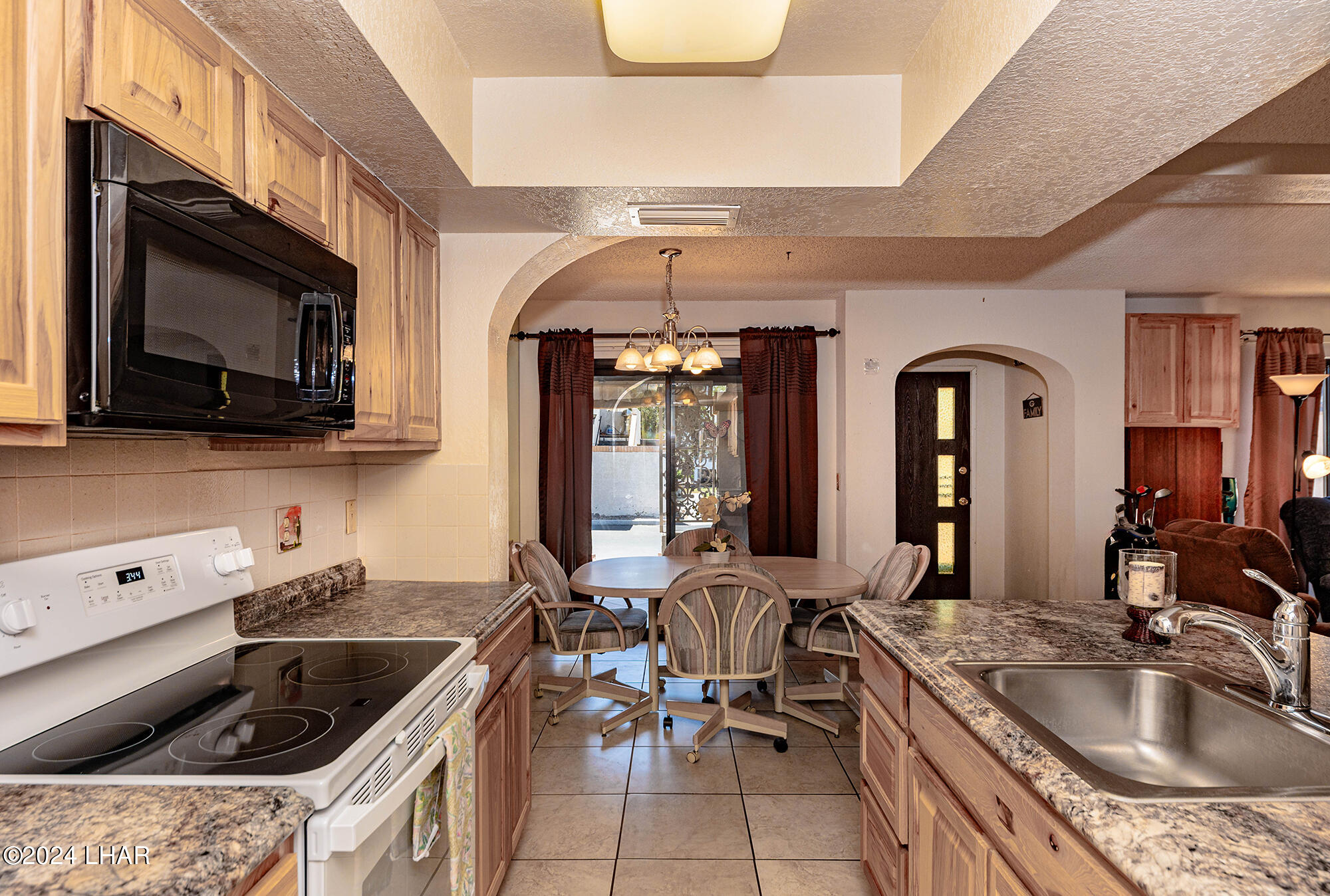 Montana Vis, Lake Havasu City, AZ 86403