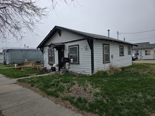 3002 Campbell St, BakerCity, OR, 97814 | Card Image