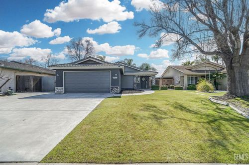 10215 Atakapa Avenue, Bakersfield, CA, 93312 | Card Image