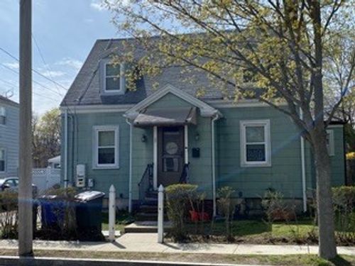 22 Ruggles St, Quincy, MA, 02169-7066 | Card Image
