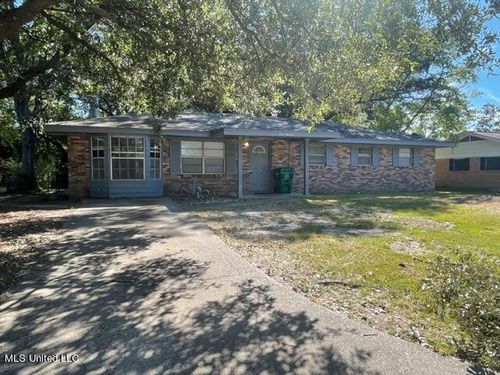 513 W Tracy St, Gulfport, MS, 39503-3744 | Card Image