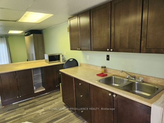 22208 Loyalist Pky, House other with 3 bedrooms, 4 bathrooms and 10 parking in Carrying Place ON | Image 8