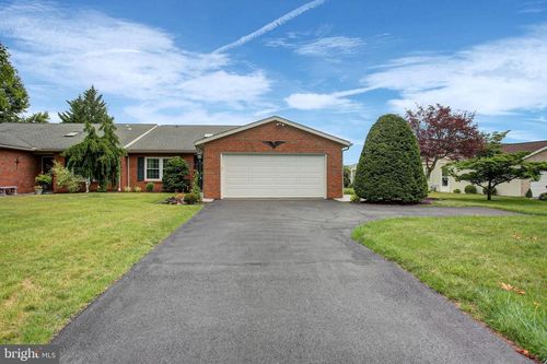 127 Chancellor Dr, CHAMBERSBURG, PA, 17201-3902 | Card Image