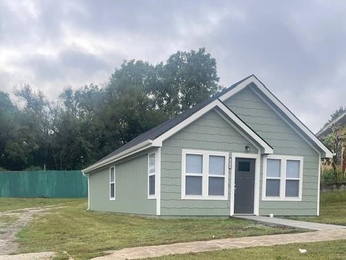 2824 S 17th St, Saint Joseph, MO, 64503-3005 | Card Image