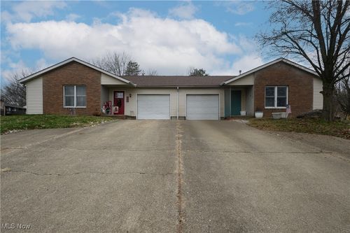 1735 Ledgewood Blvd Ne, Massillon, OH, 44646-2553 | Card Image