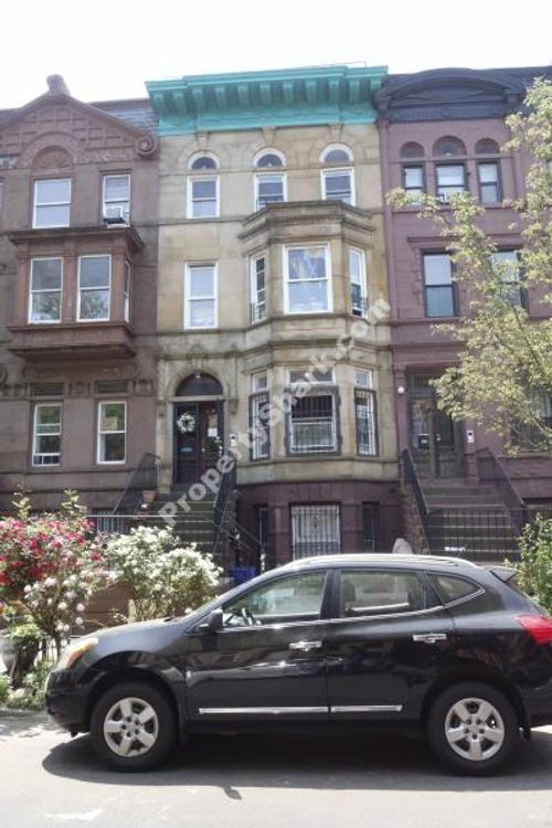 364 Macon St, Brooklyn, NY, 11233-1135 | Card Image