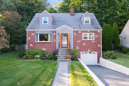 24 Dogwood Dr, Scarsdale, NY, 10583-4929 | Card Image