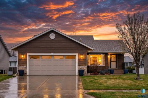 4840 S Samantha Dr Drive, Sioux Falls, SD, 57106 | Card Image