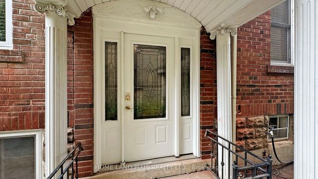 3 - 919 Avenue Rd, Home with 2 bedrooms, 1 bathrooms and 1 parking in Toronto ON | Image 9