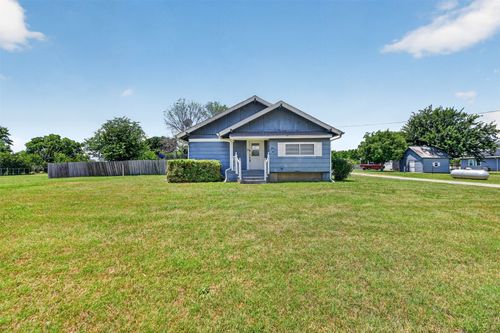 500 S Pecan Creek Trl, Valley View, TX, 76272-9320 | Card Image