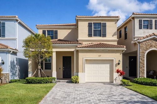 829 Ne 191st St, Miami, FL, 33179-3967 | Card Image