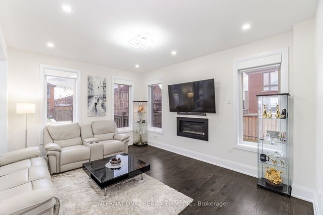 89 Parity Rd, House other with 6 bedrooms, 6 bathrooms and 4 parking in Brampton ON | Image 8