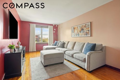 4c-33-15 81st St, Jackson Heights, NY, 11372-1317 | Card Image