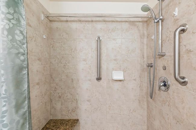 E104 - 18 Upena Ln, Condo with 2 bedrooms, 2 bathrooms and null parking in Kihei HI | Image 27
