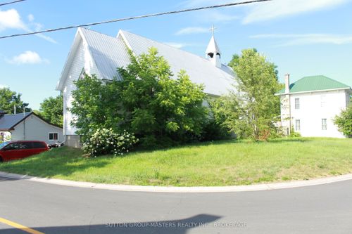 3964 Church St, Harrowsmith, ON, K0H1V0 | Card Image