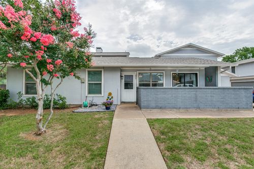 649 Timberline Dr, Hurst, TX, 76053-4743 | Card Image