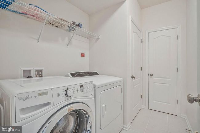 42523 Benfold Sq, Townhouse with 3 bedrooms, 3 bathrooms and null parking in BRAMBLETON VA | Image 4