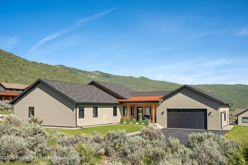 950 Hidden Valley Dr, Glenwood Springs, CO, 81601-8537 | Card Image