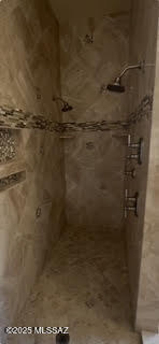Walk in Shower | Image 24