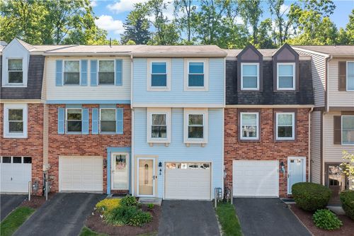 45 Shadow Dr, Pittsburgh, PA, 15227-1054 | Card Image