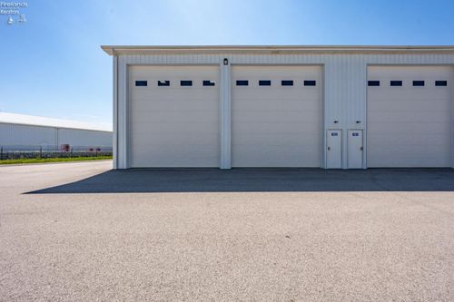 82-764 Se Catawba Rd, Port Clinton, OH, 43452-2654 | Card Image