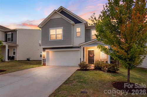 196 Brentwood Dr, Statesville, NC, 28625-4785 | Card Image