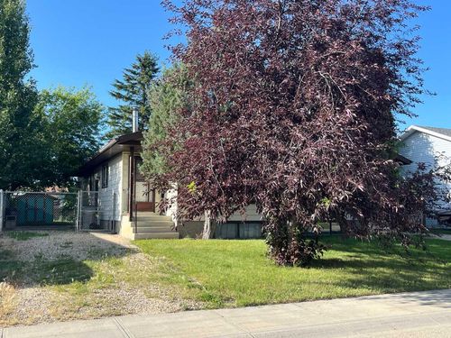 9318 70a Ave, Grande Prairie, AB, T8V6C9 | Card Image