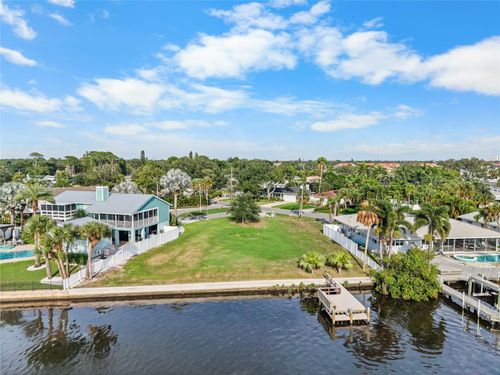 1301 Sea Gull Dr S, SAINT PETERSBURG, FL, 33707-3833 | Card Image