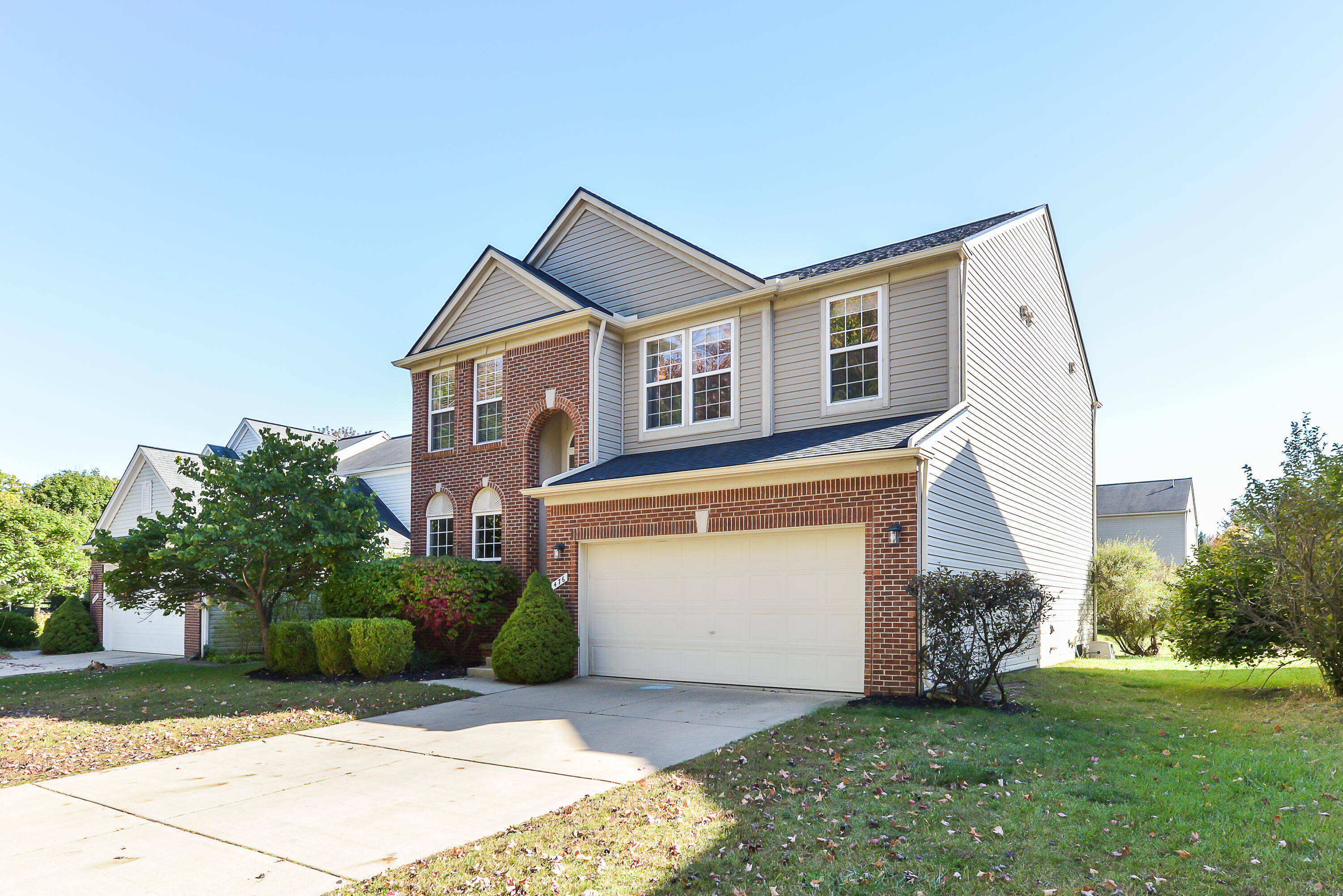 Chantilly Ln, Chelsea, MI 48118