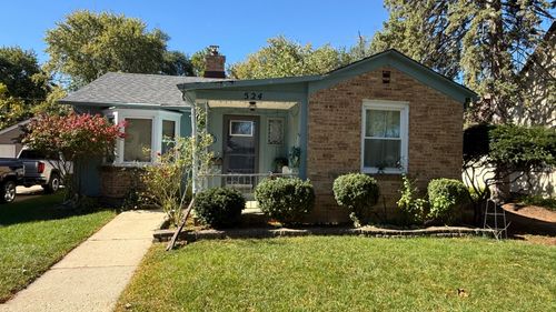 524 Lavoie Ave, Elgin, IL, 60120-7923 | Card Image