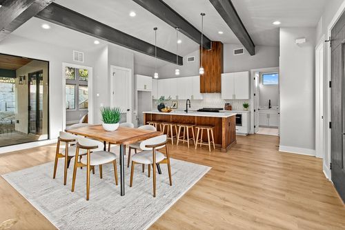 202 Evelyn Ct, Dripping Springs, TX, 78620-2113 | Card Image