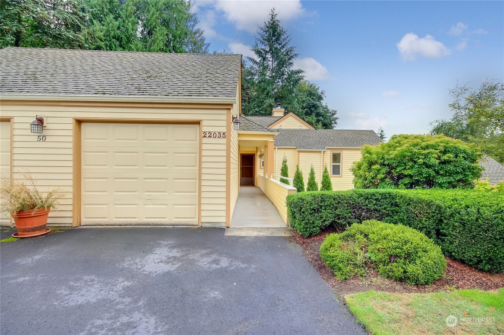 40th Ct, Issaquah, WA 98029