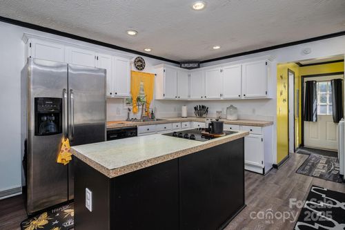 707 East Dr, Cherryville, NC, 28021-2343 | Card Image