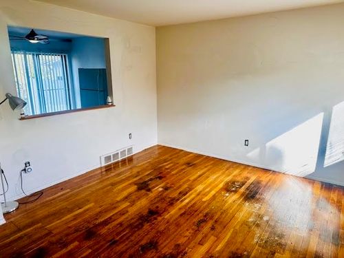 281 Carlson St, Mount Clemens, MI, 48043-1407 | Card Image