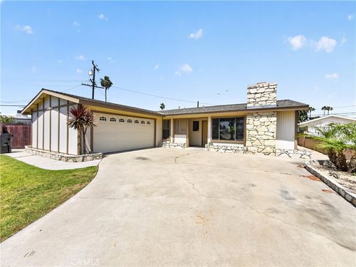 6951 Lenis Cir, Huntington Beach, CA, 92647-4333 | Card Image