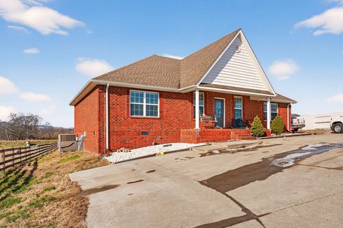 1031 Meridian Dr, Castalian Springs, TN, 37031-4784 | Card Image