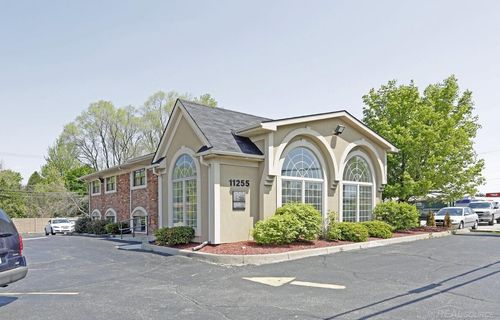 11255 Hall Rd, Utica, MI, 48317-5823 | Card Image