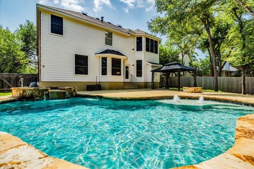 2804 Forest Green Dr, Round Rock, TX, 78665-5611 | Card Image