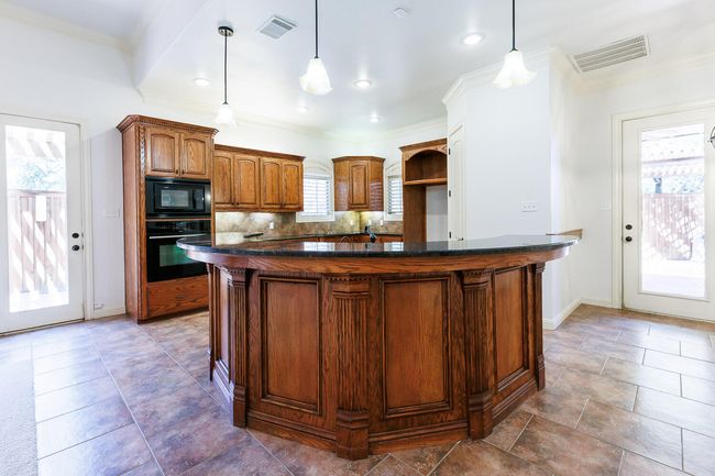 10003 Savannah Ave, House other with 4 bedrooms, 5 bathrooms and null parking in Lubbock TX | Image 15