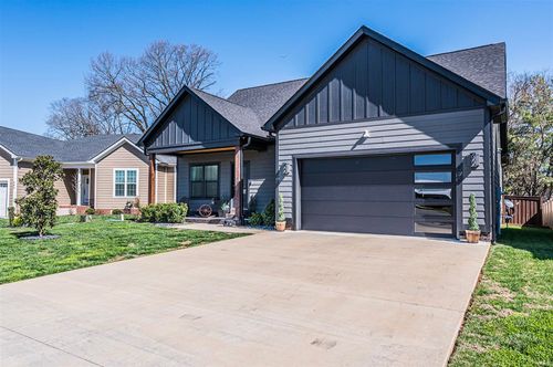 590 Denver Cir, Bowling Green, KY, 42103-6069 | Card Image
