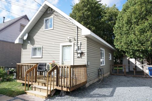 {{alt}} | Card Image