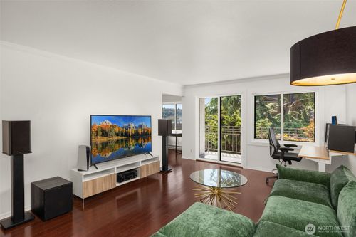 apt-40-750 Crockett St, Seattle, WA, 98109-2411 | Card Image