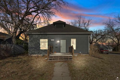 1500 Houston St, Manhattan, KS, 66502-4372 | Card Image