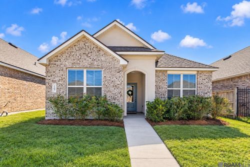 1107 Meridian Dr, Baton Rouge, LA, 70820-5334 | Card Image