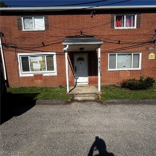 h1-23823 Banbury Cir, Warrensville Heights, OH, 44128-5317 | Card Image
