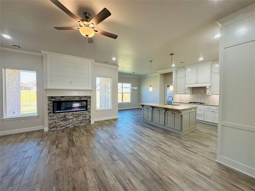 2905 Summit Hollow Cir, Norman, OK, 73071-4019 | Card Image