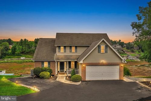 606 Wynonah Dr, AUBURN, PA, 17922-9505 | Card Image