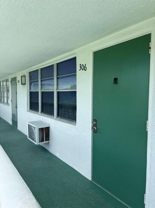 306 Farnham M, Deerfield Beach, FL, 33442-2946 | Card Image
